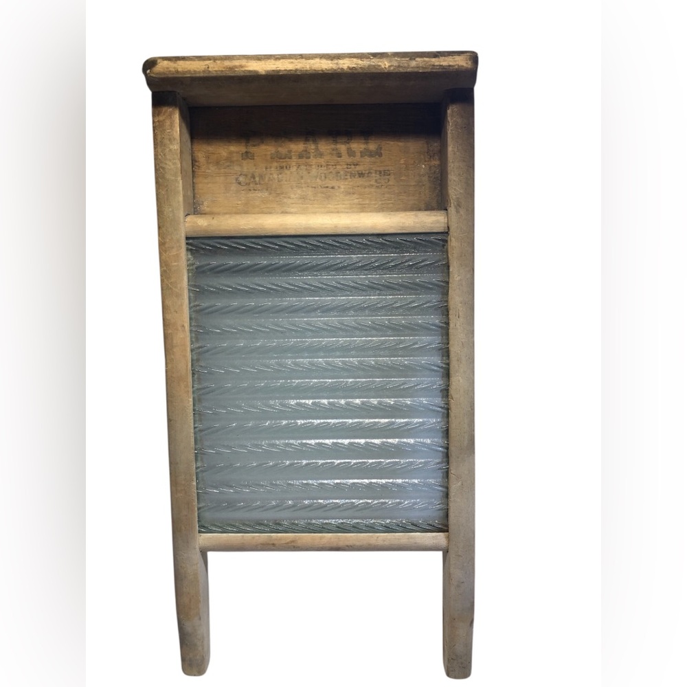 Vintage Pearl Washboard Canadian